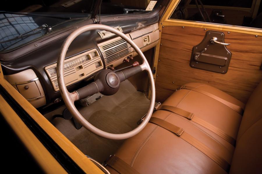  Ford DeLuxe Station Wagon 1940 года  (фото 6 из 36)